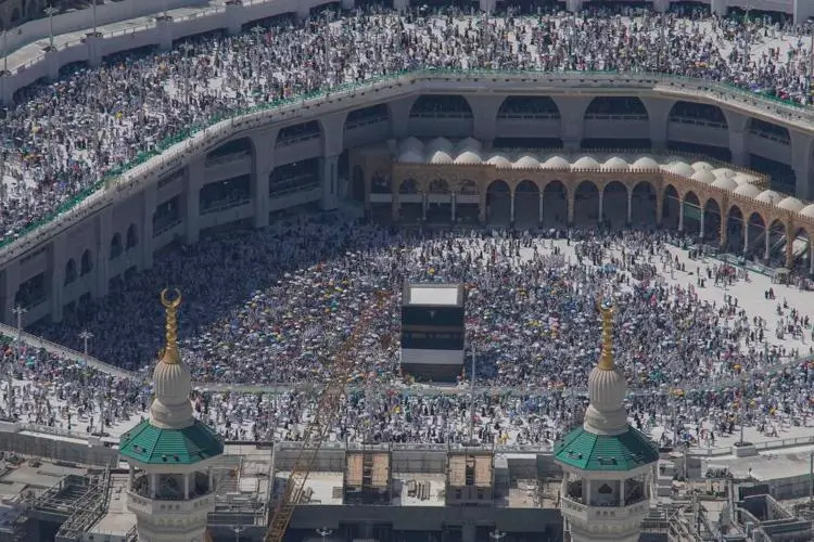 Indonesia buries over 100 victims of extreme heat during Hajj